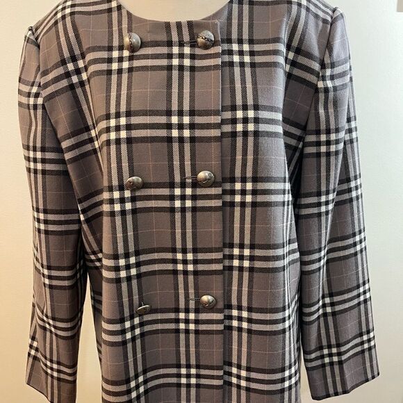 Woman’s 100% Wool Blazer | Vintage Blazer | Made In Canada | Women’s Wool Blazer - Picture 4 of 17